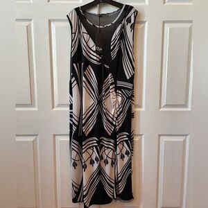 BLACK AND WHITE SLEEVELESS WITH SHEER BLACK NETTED BACK PLUS SIZE 3X NWT
